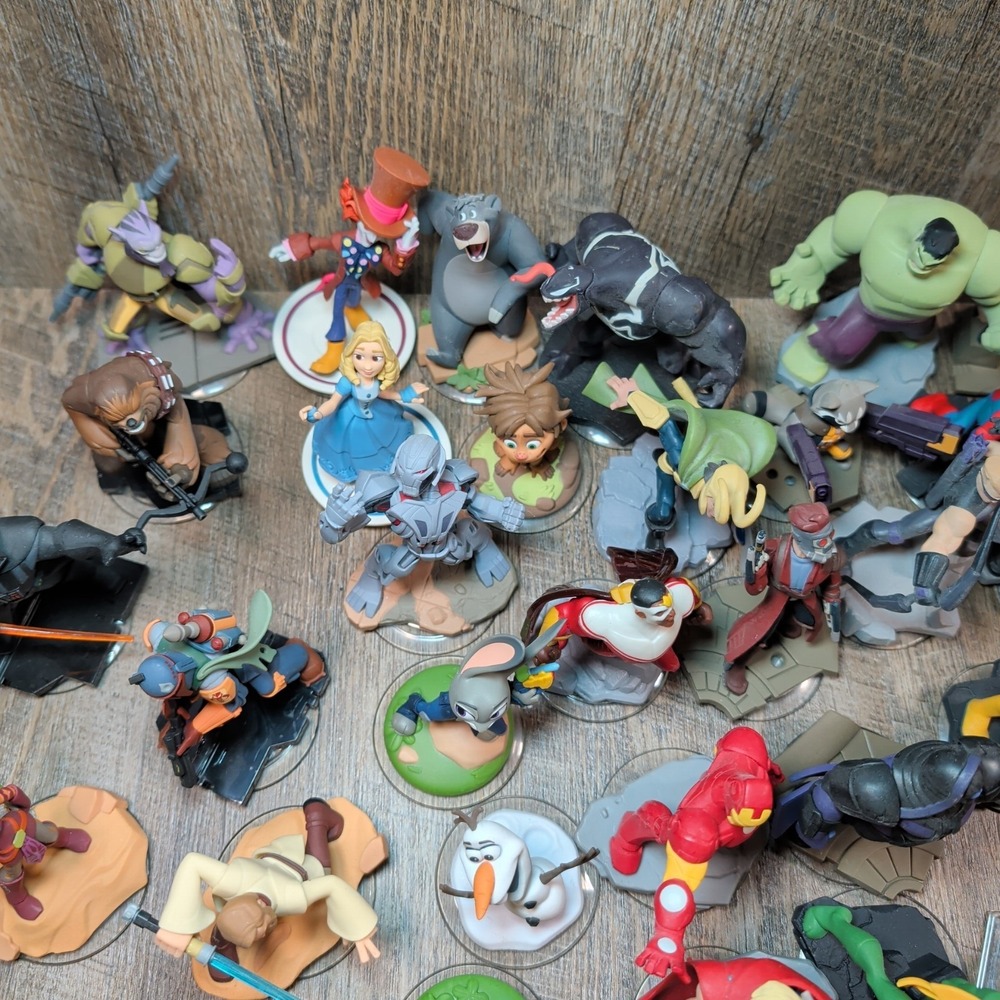 Disney Infinity 1.0 2.0 3.0 Xbox 360 Massive Lot Of 44 Figures 2 Portals+ Extras - Picture 7 of 13